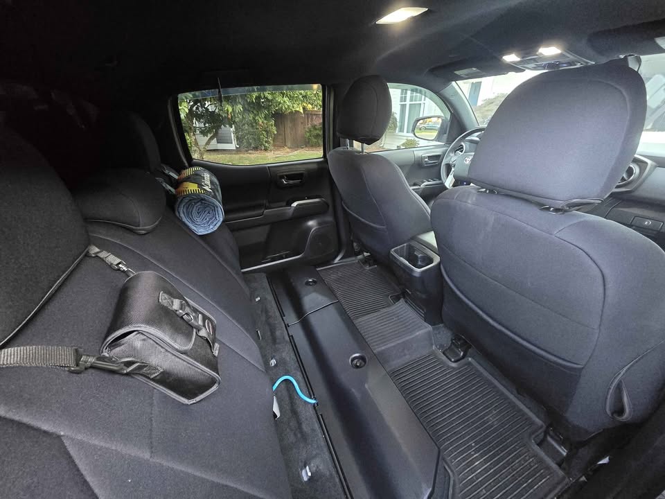 2023 Toyota Tacoma Double Cab · TRD Off-Road Pickup 4D 6 ft (photo 12) — photo 12