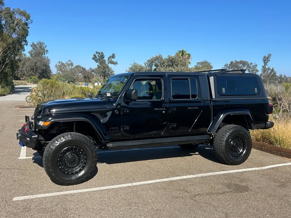2021 Jeep Gladiator · Willys Pickup 4D 5 ft in San Diego, CA (photo 4) — photo 4