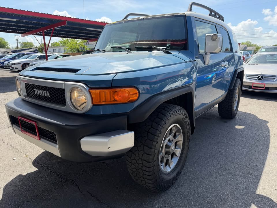 2012 Toyota FJ Cruiser · Sport Utility 2D in Windcrest, TX (photo 5) — photo 5