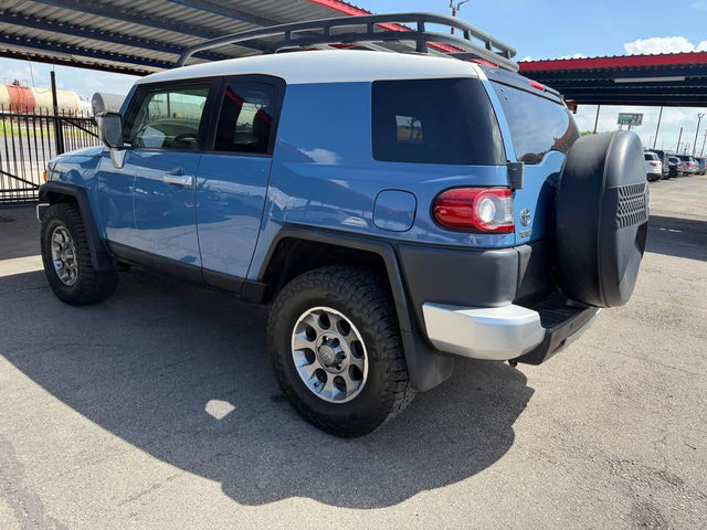 2012 Toyota FJ Cruiser · Sport Utility 2D — photo 3