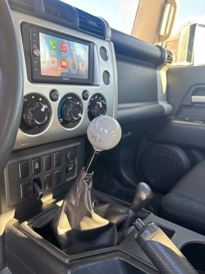 2007 Toyota FJ Cruiser in Hamilton, ON (photo 6)