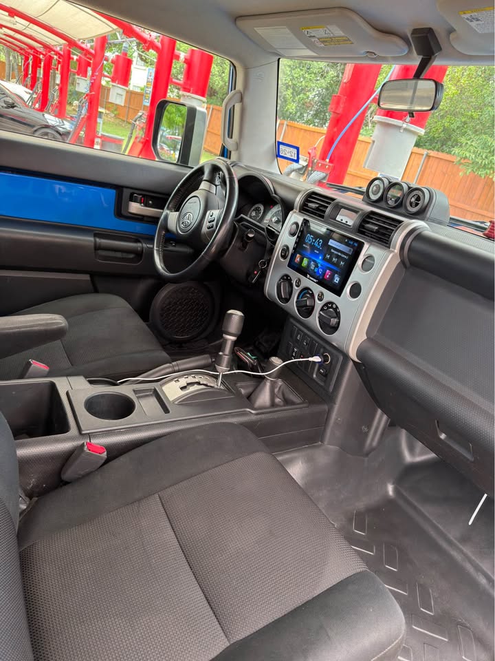 2007 Toyota FJ Cruiser · 4x4 in Austin, TX (photo 12) — photo 12