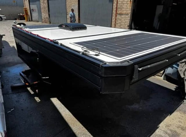 Tune Outdoor M1 Pop-Up Truck Camper w/ Integrated Solar Roof – Toyota Tacoma — photo 2
