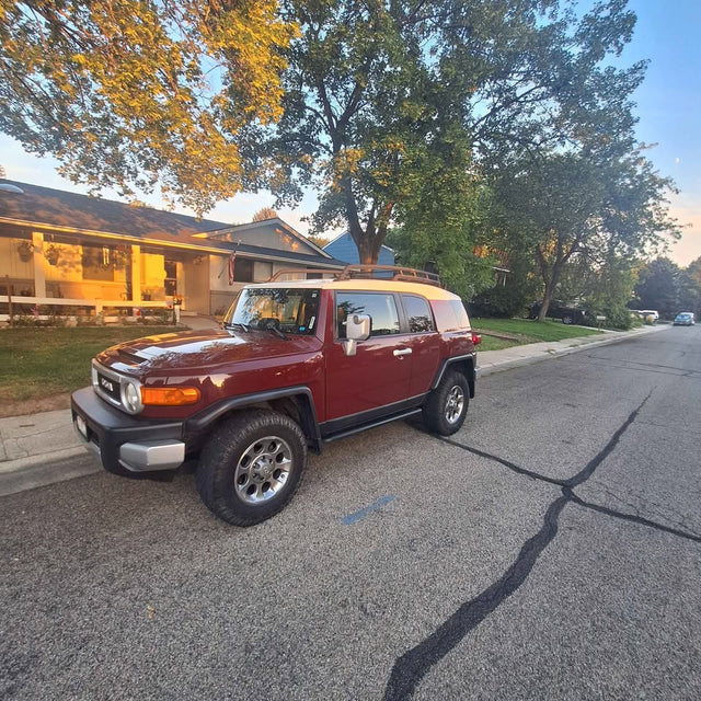 2011 Toyota FJ Cruiser · Sport Utility 2D — photo 2