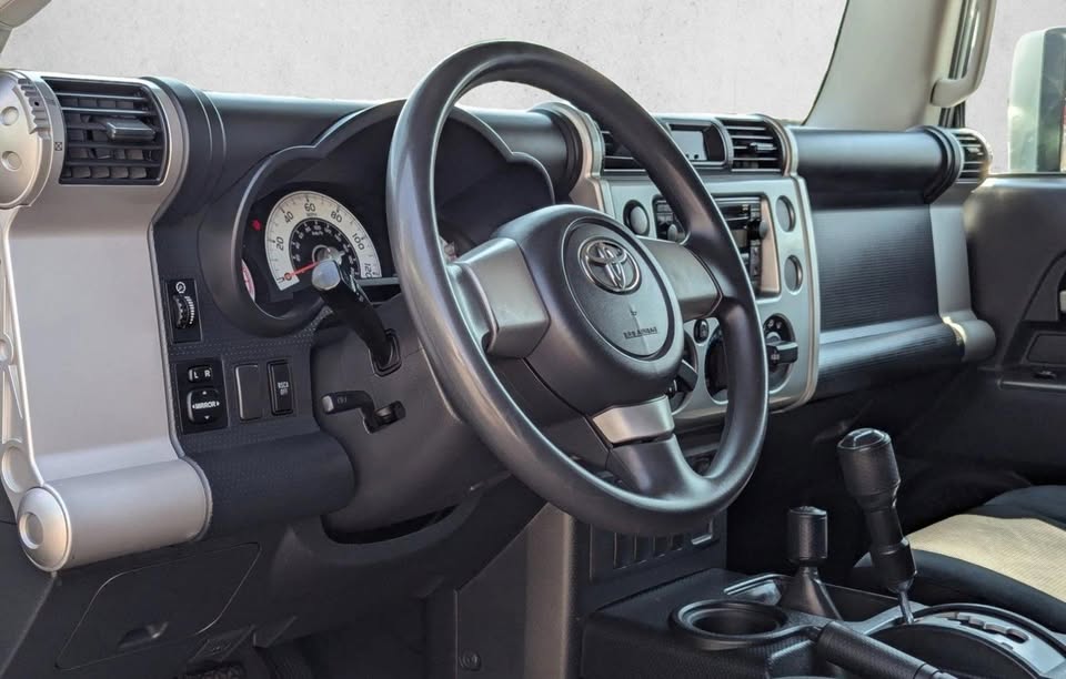 2010 Toyota FJ Cruiser in Golden, CO (photo 10) — photo 10