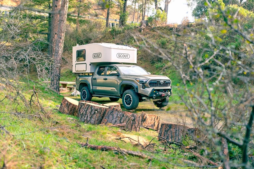 Scout Yoho - Modified in Truckee, CA (photo 1) — photo 1