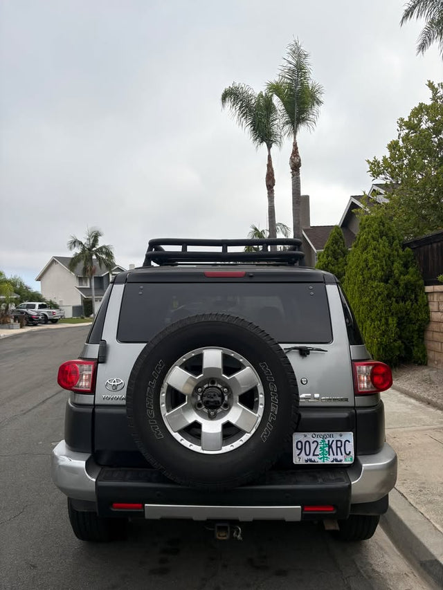 2010 Toyota FJ Cruiser — photo 3