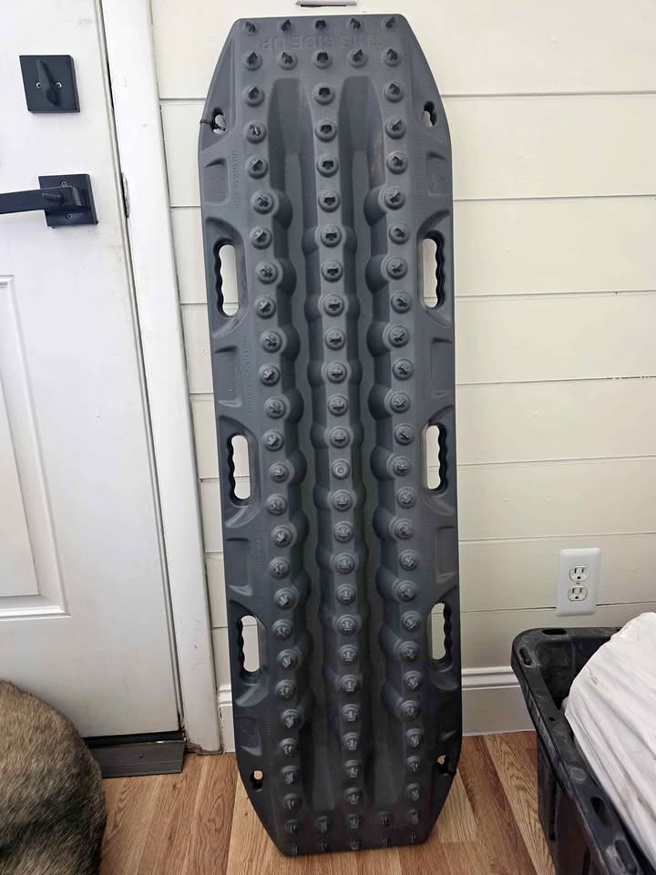 Grey Maxtrax Traction / Recovery Boards (photo 1) — photo 1