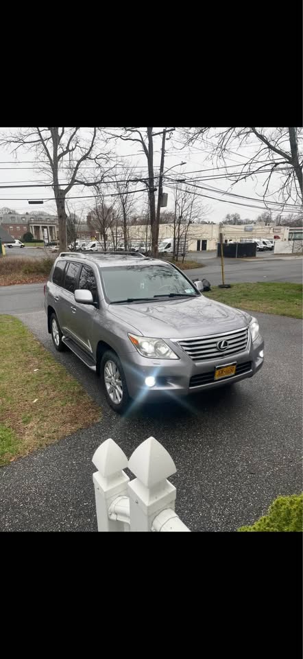 2011 Lexus LX · LX 570 Sport Utility 4D — photo 3