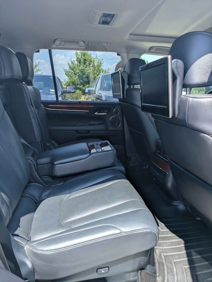 2017 Lexus LX · LX 570 Sport Utility 4D in Austin, TX (photo 8) — photo 8