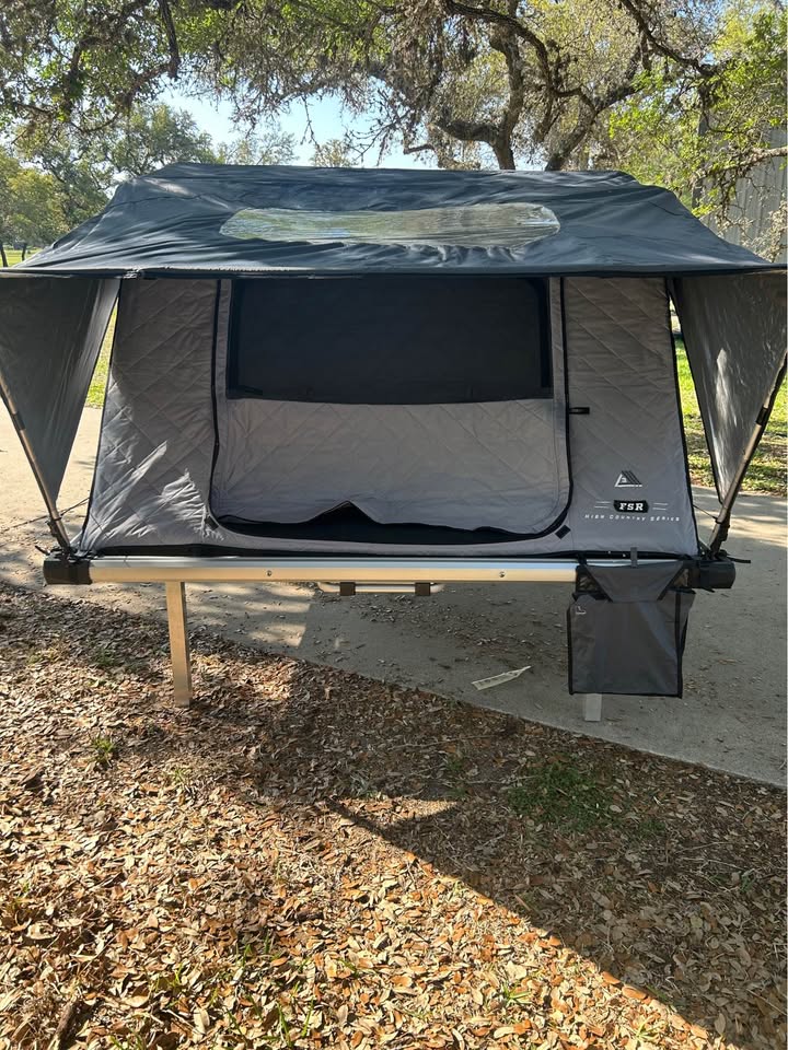 Freespirit Recreation High Country 80 roof top tent in Victoria, TX (photo 3) — photo 3