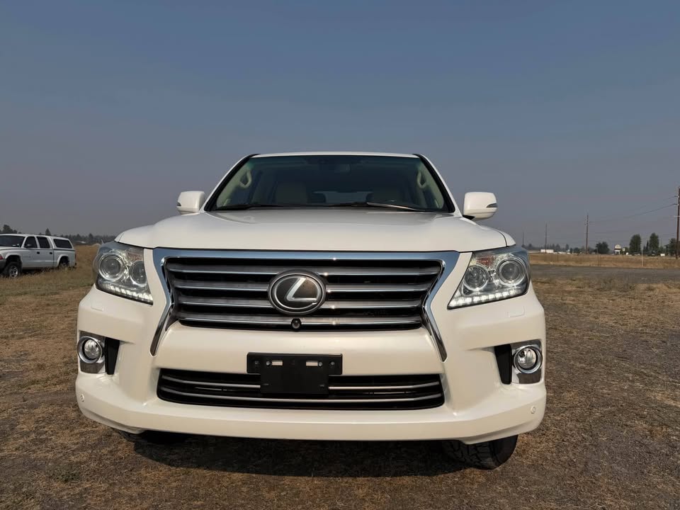 2013 Lexus LX Utility LX570 4WD Loaded, Beautiful ride Low Miles (photo 2) — photo 2