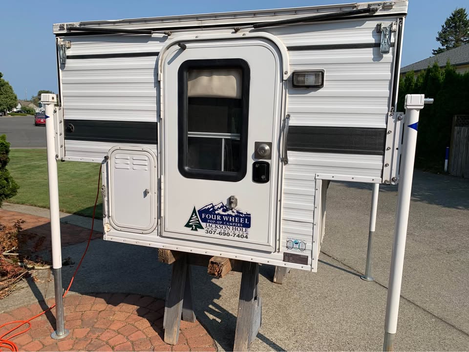 Four Wheel Camper 2016 Swift Model in Lynden, WA (photo 2) — photo 2