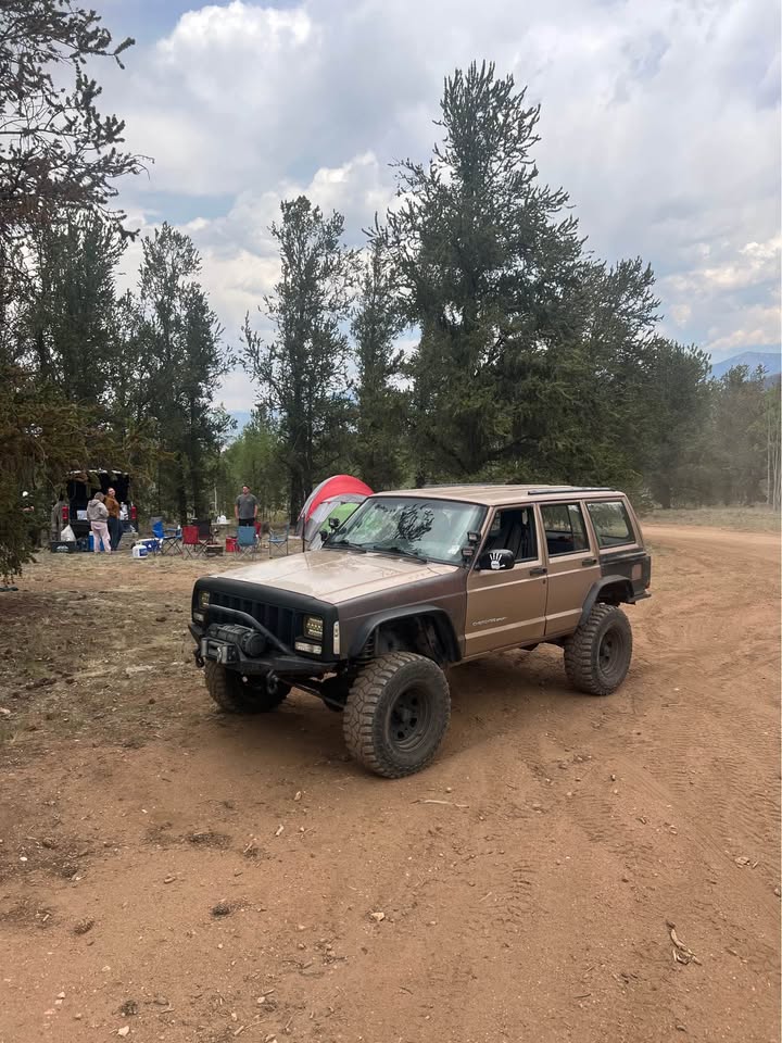 2000 Jeep Cherokee · Sport 4D in Englewood, CO (photo 3) — photo 3