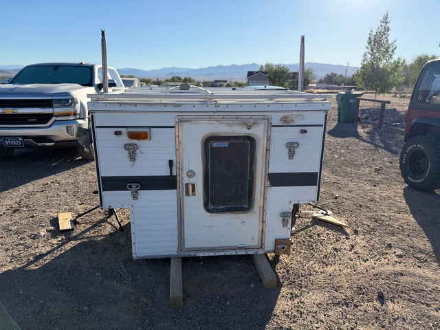 Four Wheel Camper Falcon for Tacoma/Ranger/Colorado or Five Foot Bed Midsize Truck — photo 3