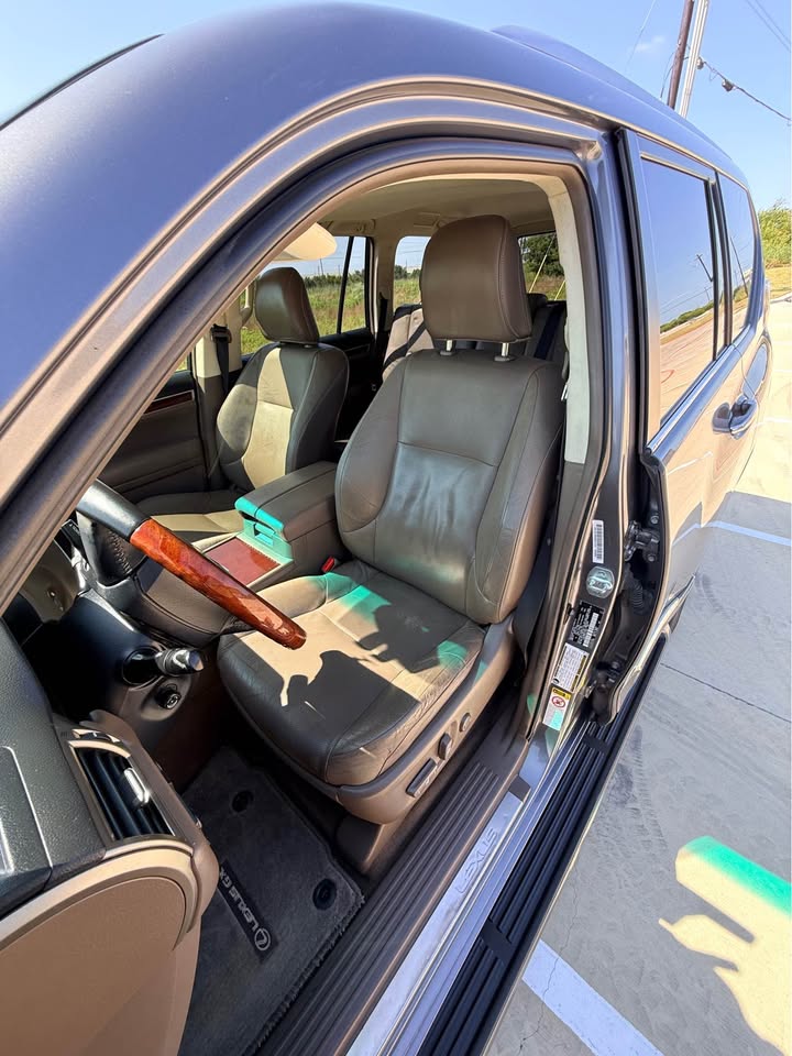 2015 Lexus GX · GX 460 Luxury Sport Utility 4D in Liberty Hill, TX (photo 12) — photo 12