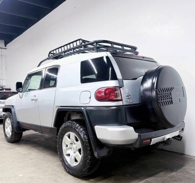2007 Toyota FJ-Cruiser 1 Owner in Seattle, WA (photo 4)