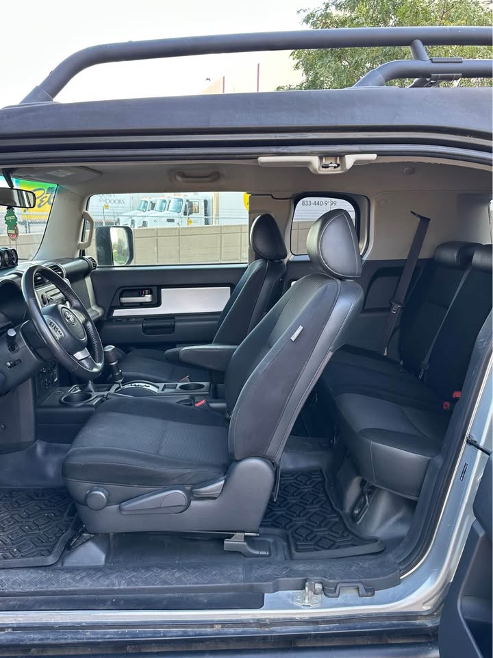 2007 Toyota FJ Cruiser · Sport Utility 2D in Denver, CO (photo 7) — photo 7