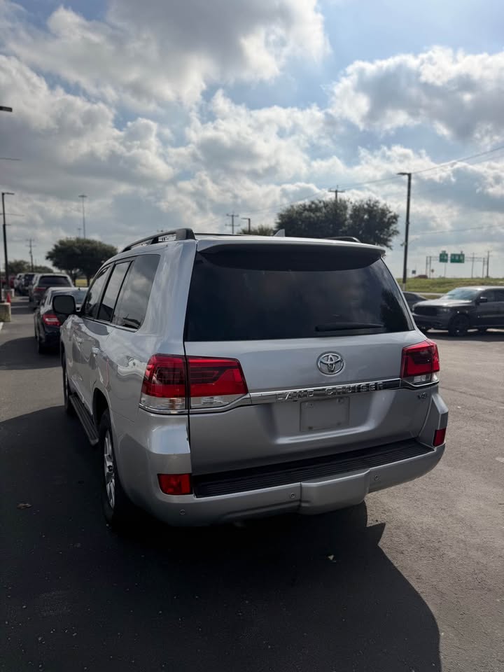 2017 Toyota Land Cruiser in San Antonio, TX (photo 2) — photo 2