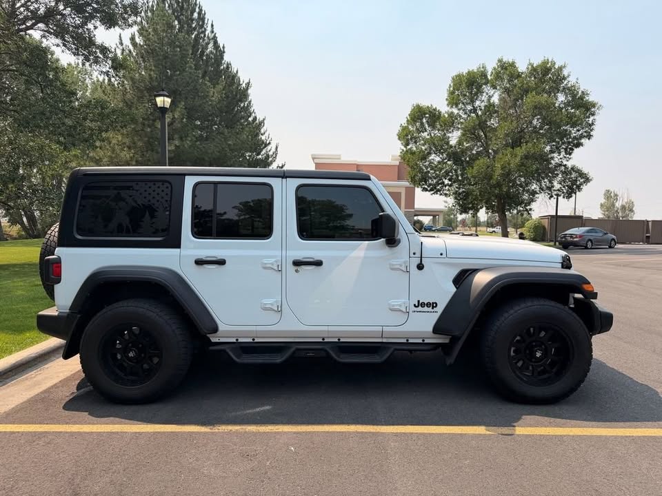 2023 Jeep Wrangler 4-Door Sport S 4x4 Sport in Denver, CO (photo 5) — photo 5