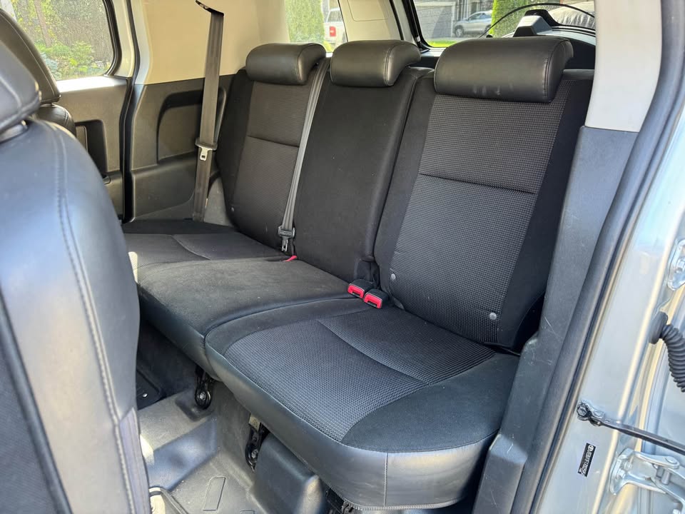 2007 Toyota FJ Cruiser · Sport Utility 2D (photo 11) — photo 11