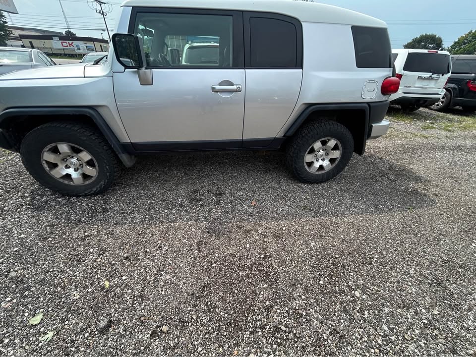2007 Toyota FJ Cruiser · Sport Utility 2D in Reynoldsburg, OH (photo 4) — photo 4