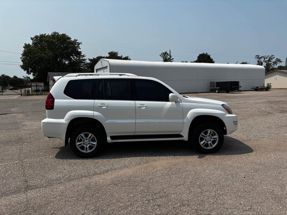 2004 Lexus GX · GX 470 Sport Utility 4D (photo 2) — photo 2