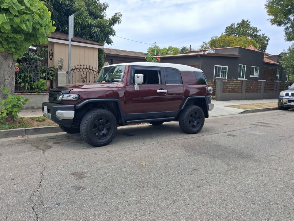 2007 Toyota FJ Cruiser · Sport Utility 2D (photo 10) — photo 10