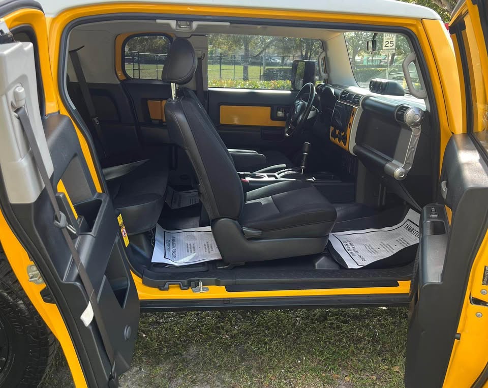 2007 Toyota FJ Cruiser · Sport Utility 2D in Miramar, FL (photo 8) — photo 8