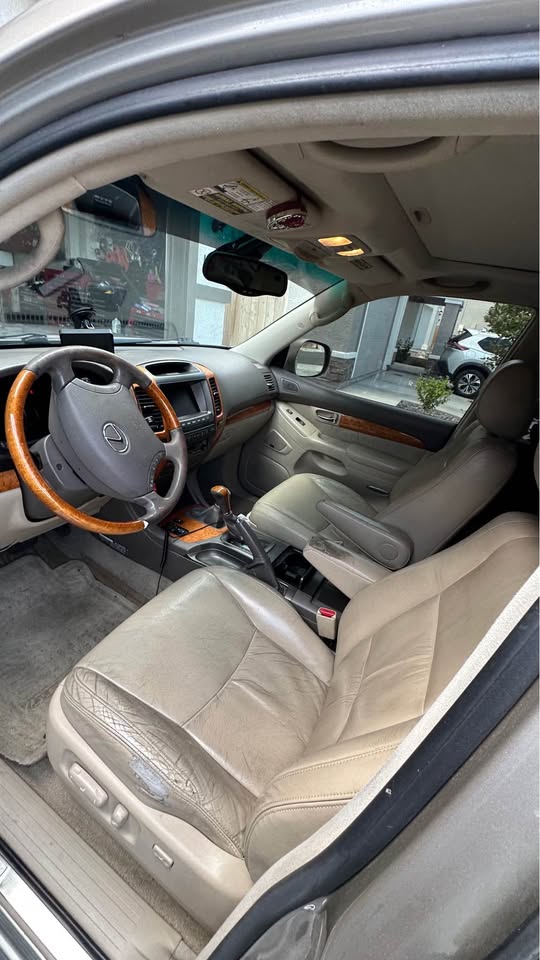 2004 Lexus GX · GX 470 Sport Utility 4D (photo 4) — photo 4