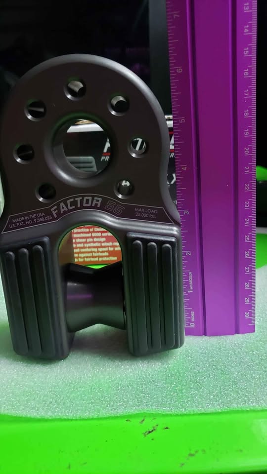 Factor 55 FlatLink XXL Winch Shackle Mount Assembly Anodized Gray in Brownsville, TX (photo 5) — photo 5