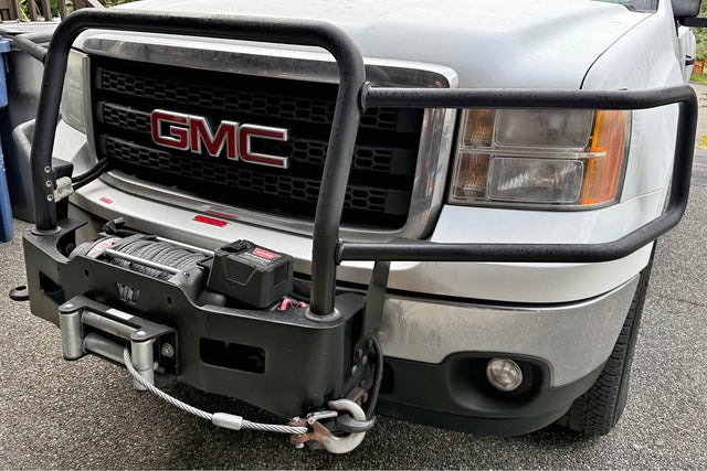Warn Heavy Duty M15000 lb. Electric winch w/integrated Heavy duty Warn Bull Guard. For 2012 GMC 3500 in Monroe, WA (photo 1)