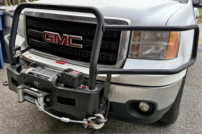 Warn Heavy Duty M15000 lb. Electric winch w/integrated Heavy duty Warn Bull Guard. For 2012 GMC 3500 in Monroe, WA (photo 1) — photo 1