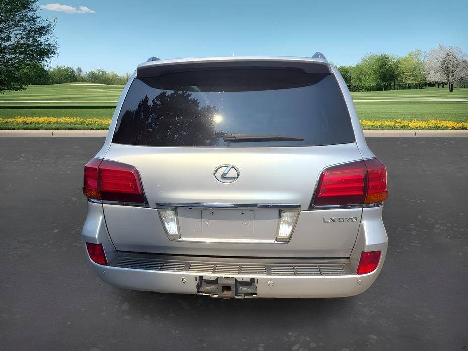 2011 Lexus LX 570 in Seattle, WA (photo 5) — photo 5
