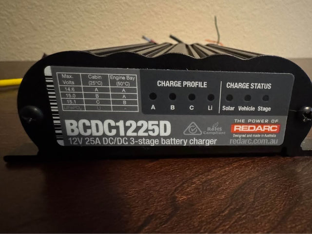 Redarc bcdc battery charger — photo 2