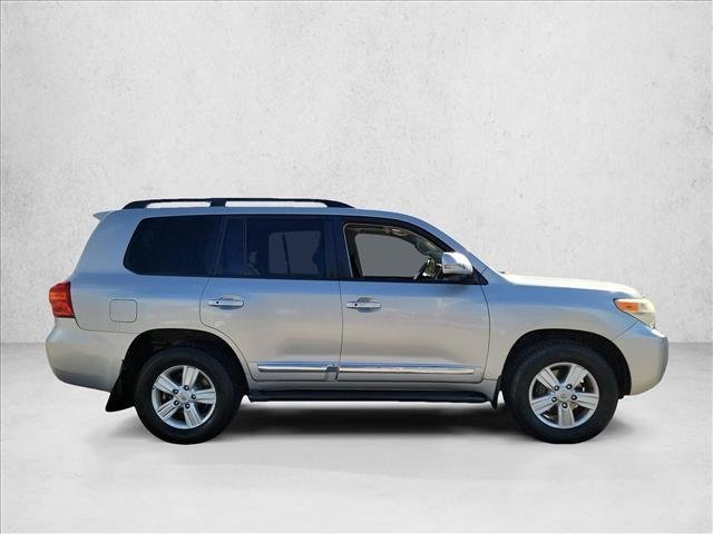 2013 Toyota Land Cruiser (photo 4) — photo 4
