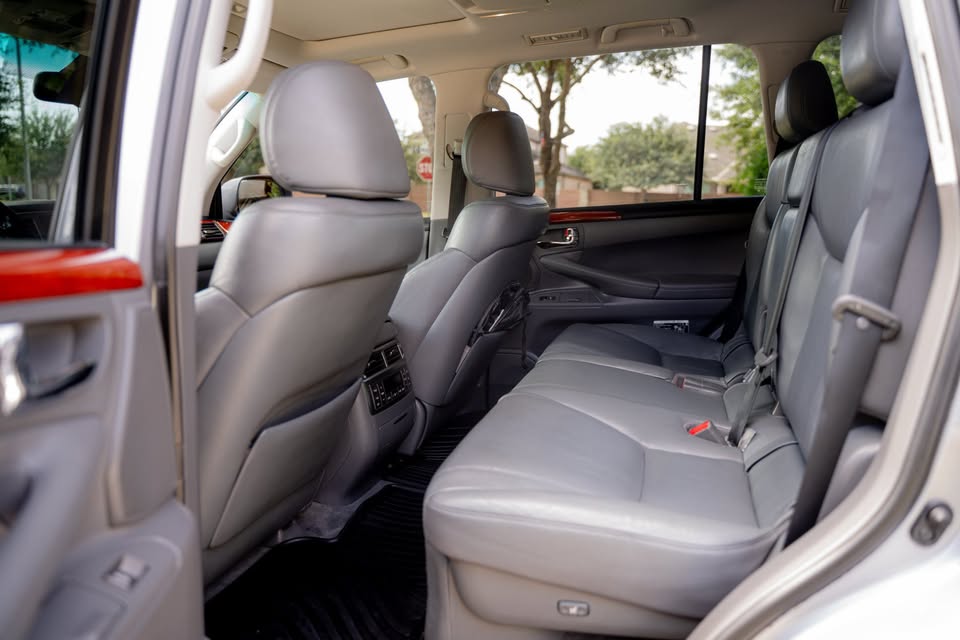 2010 Lexus LX in Fulshear, TX (photo 9) — photo 9