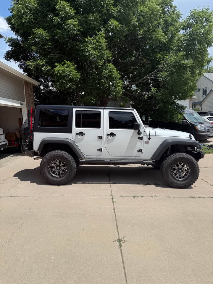 2017 Jeep Wrangler Unlimited · Sport SUV 4D in Arvada, CO (photo 6) — photo 6