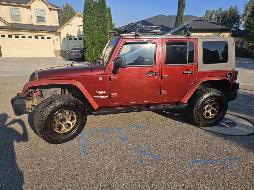 2007 Jeep Wrangler Unlimited Sahara (JK) Sport Utility 4D (photo 2) — photo 2
