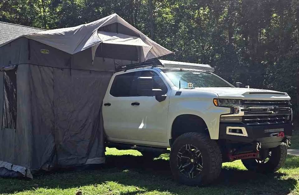 Smittybilt Gen2 Overlander XL rooftop tent with matching Annex room in Minturn, CO (photo 1)
