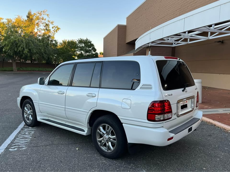 2005 Lexus LX · LX 470 Sport Utility 4D in Lodi, CA (photo 3) — photo 3