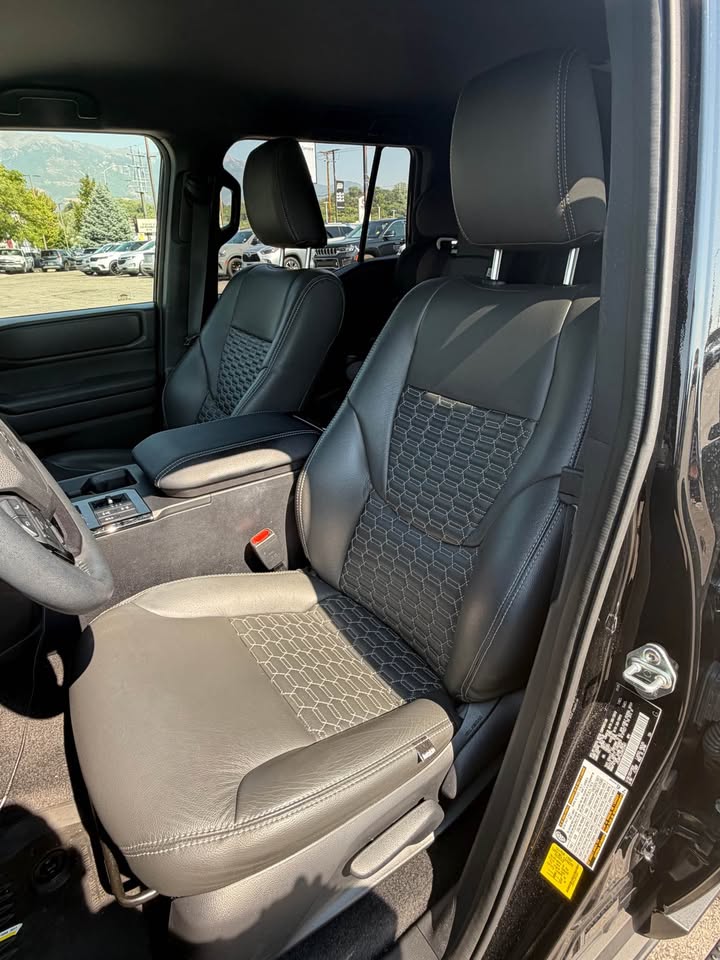 2025 Toyota Landcruiser · Heritage Edition Sport Utility 4D (photo 5) — photo 5