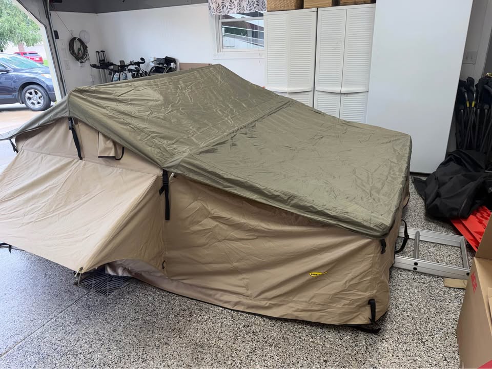 Smittybilt XL Rooftop Tent with Annex (photo 9) — photo 9