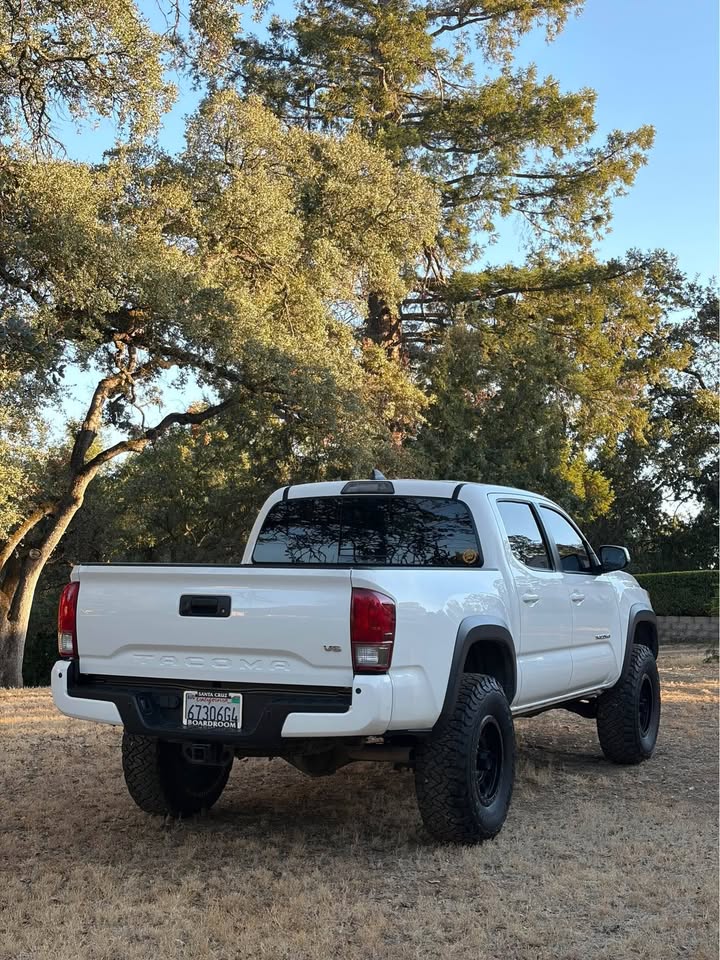 2017 Toyota Tacoma · TRD Off-Road in Fair Oaks, CA (photo 11) — photo 11