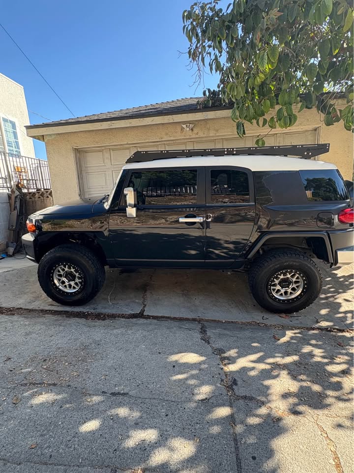 2007 Toyota FJ Cruiser in Los Angeles, CA (photo 2) — photo 2