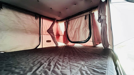 Smittybilt hard shell roof top tent in Riverton, UT (photo 3)