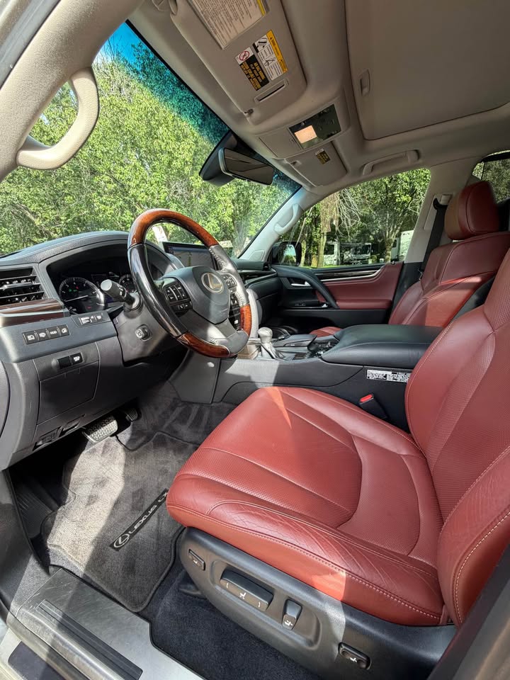 2017 Lexus LX · LX 570 Sport Utility 4D in Houston, TX (photo 3) — photo 3