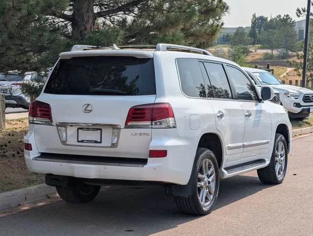 2013 Lexus LX · LX 570 Sport Utility 4D (photo 3) — photo 3