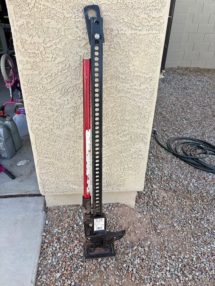 Jeep Hi-Lift (photo 1)