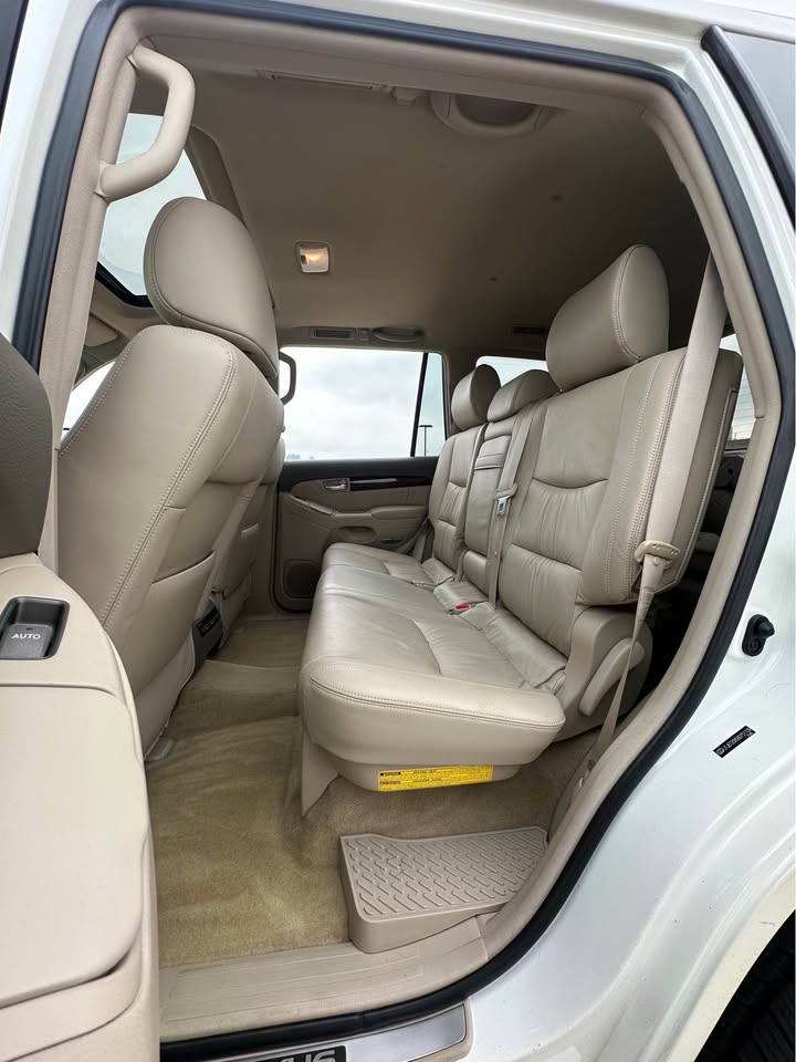 2008 Lexus GX · GX 470 Sport Utility 4D in Chicago, IL (photo 11) — photo 11